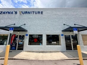 3927-3999 NW 19th St, Lauderdale Lakes, FL à louer Photo intérieure– Image 1 sur 14