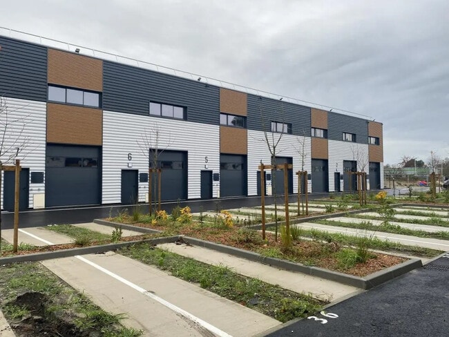 Plus de détails pour Bureau, Local d'activités à louer