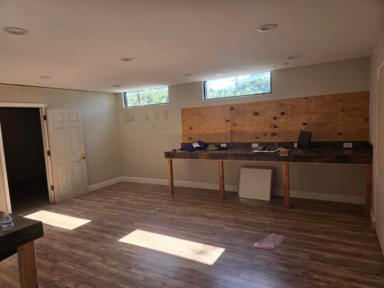 1201 Hamlet Ave, Clearwater, FL à vendre - Photo intérieure – Image 2 sur 15