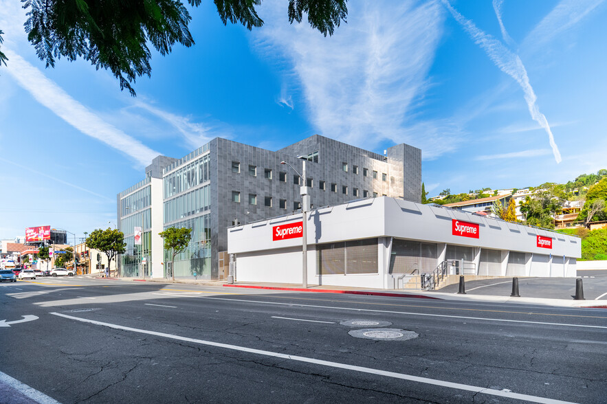 8831-8833 W Sunset Blvd, West Hollywood, CA à louer - Photo de l’immeuble – Image 3 sur 6