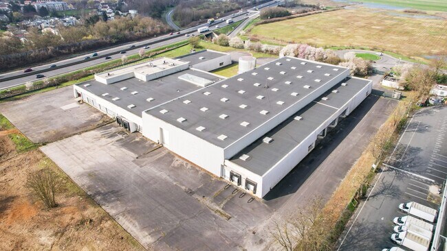 Plus de détails pour Industriel/Logistique à louer