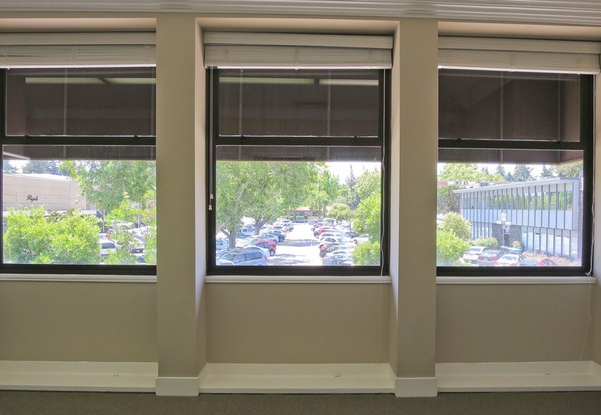 1143 Crane St, Menlo Park, CA à louer - Photo intérieure – Image 3 sur 23