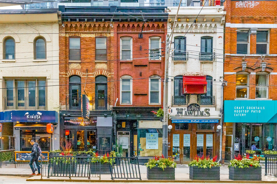 297 King St W, Toronto, ON à louer - Photo de l’immeuble – Image 1 sur 2
