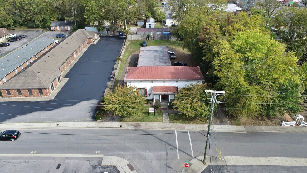 135 College St, Gallatin, TN à louer - Photo de l’immeuble – Image 3 sur 16