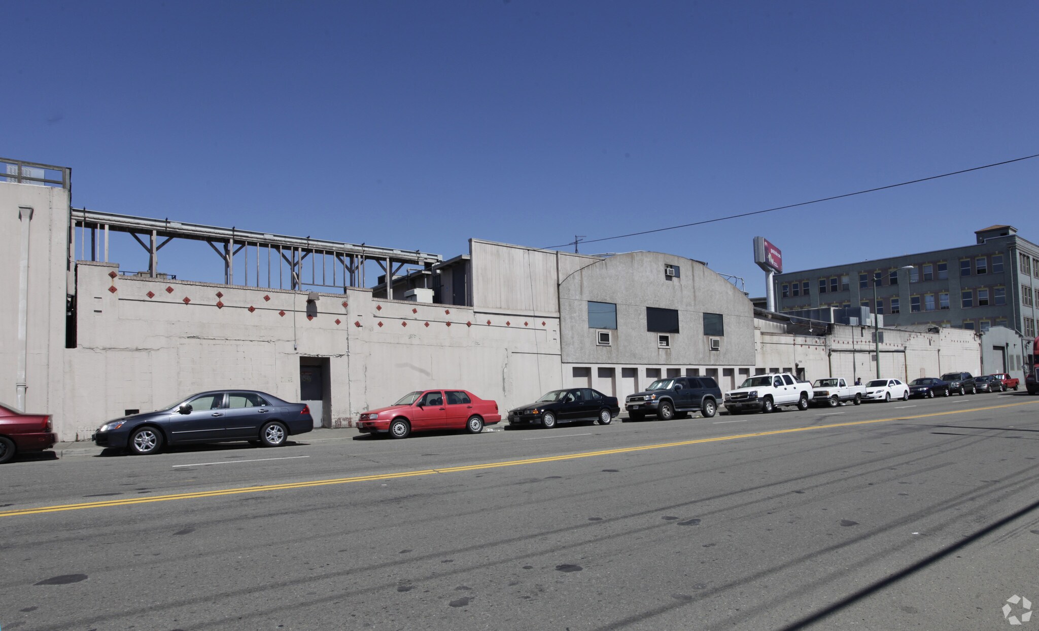 335 Adeline Street Development/user site portefeuille de 4 biens à vendre sur LoopNet.fr Photo principale– Image 1 sur 5