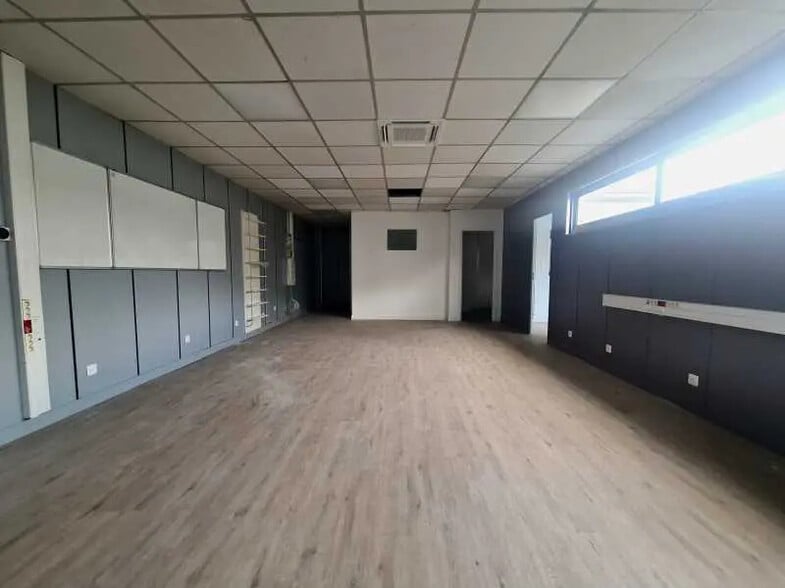 Bureau dans Gentilly à louer - Photo de l’immeuble – Image 2 sur 9