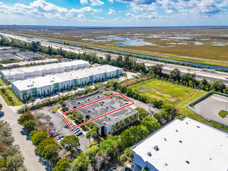 3900 NW 126th Ave, Coral Springs, FL à vendre - Photo de l’immeuble – Image 3 sur 9