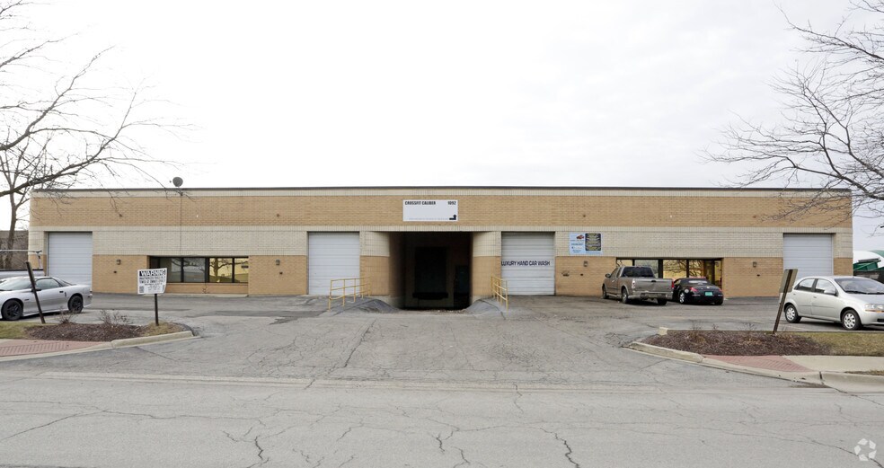 1080-1098 Frances Dr, Streamwood, IL à louer - Photo de l’immeuble – Image 2 sur 14