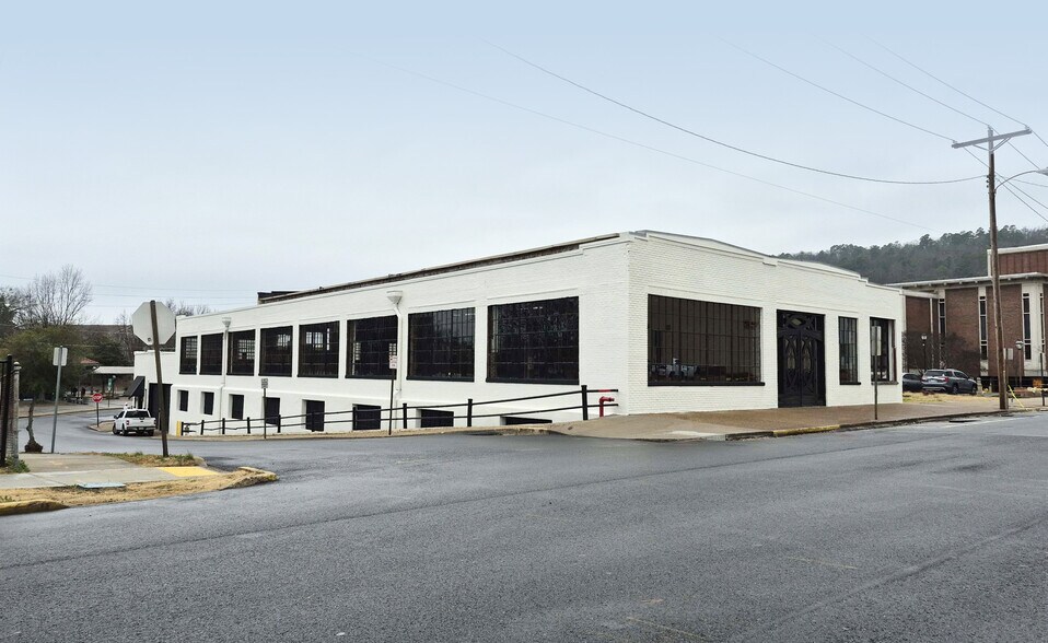 350 Malvern Ave, Hot Springs, AR à louer - Photo de l’immeuble – Image 2 sur 81