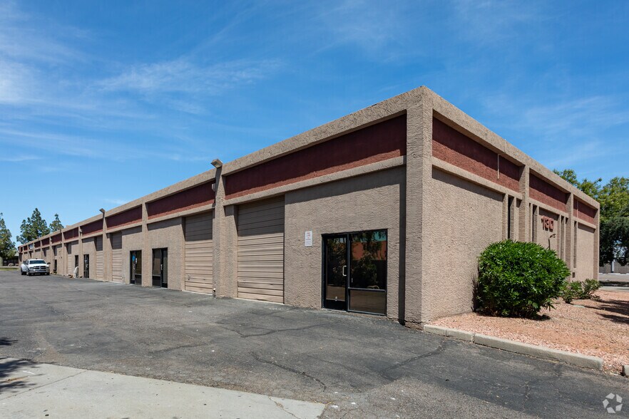 130 W Hampton Ave, Mesa, AZ à louer - Photo de l’immeuble – Image 3 sur 5