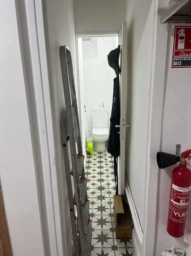 Plus de détails pour Local commercial à louer