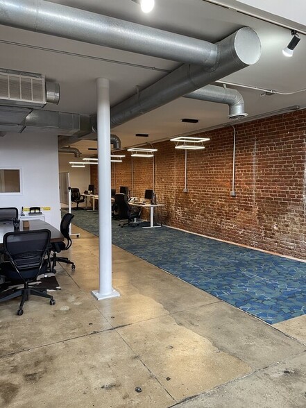 2112 Morris Ave, Birmingham, AL à louer - Photo de l’immeuble – Image 2 sur 12