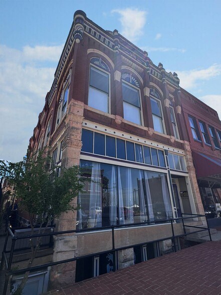 116 S 2nd St, Guthrie, OK à vendre - Photo de l’immeuble – Image 2 sur 14