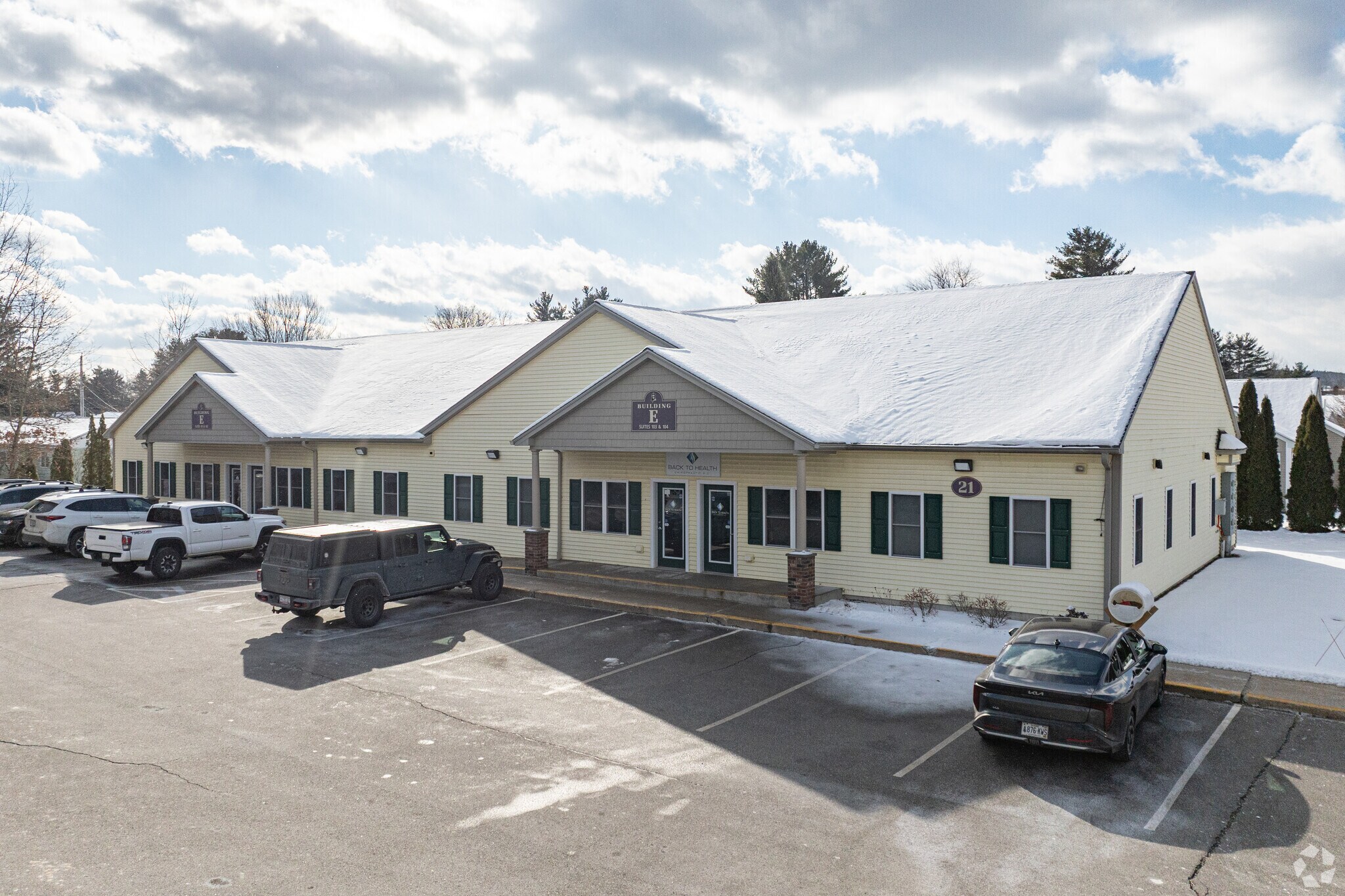 21 Daigle Ln, Sanford, ME à vendre Photo principale– Image 1 sur 4