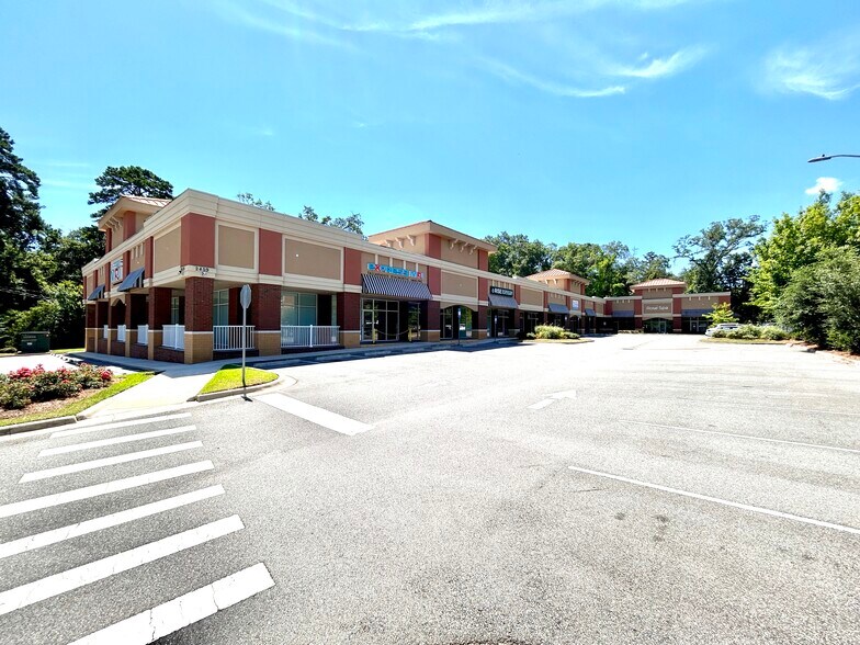 2459 Mahan Dr, Tallahassee, FL à vendre - Photo de l’immeuble – Image 1 sur 14
