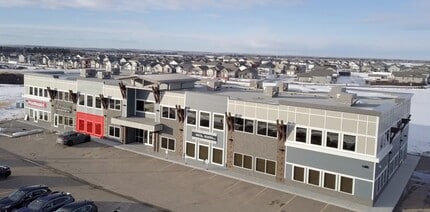 20 Thomlison Ave, Red Deer, AB à louer Photo de l’immeuble– Image 2 sur 4
