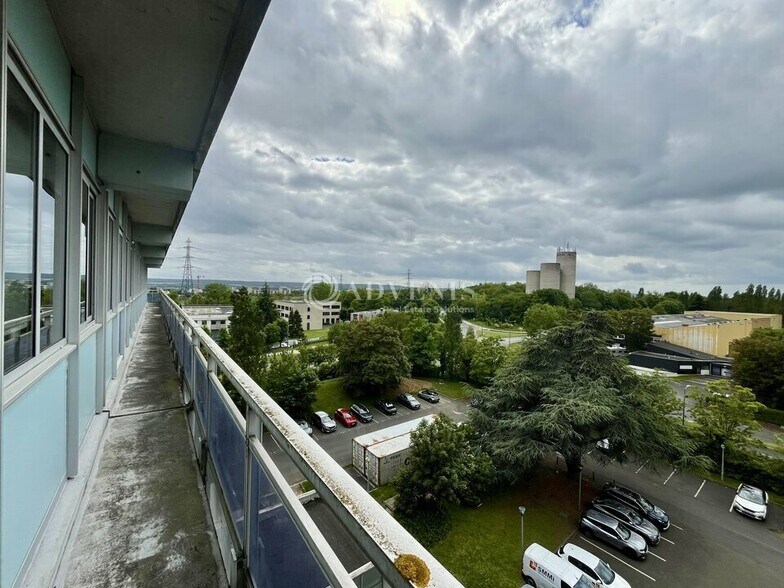 14 Chaussée Jules César, Osny à louer - Photo de l’immeuble – Image 3 sur 12