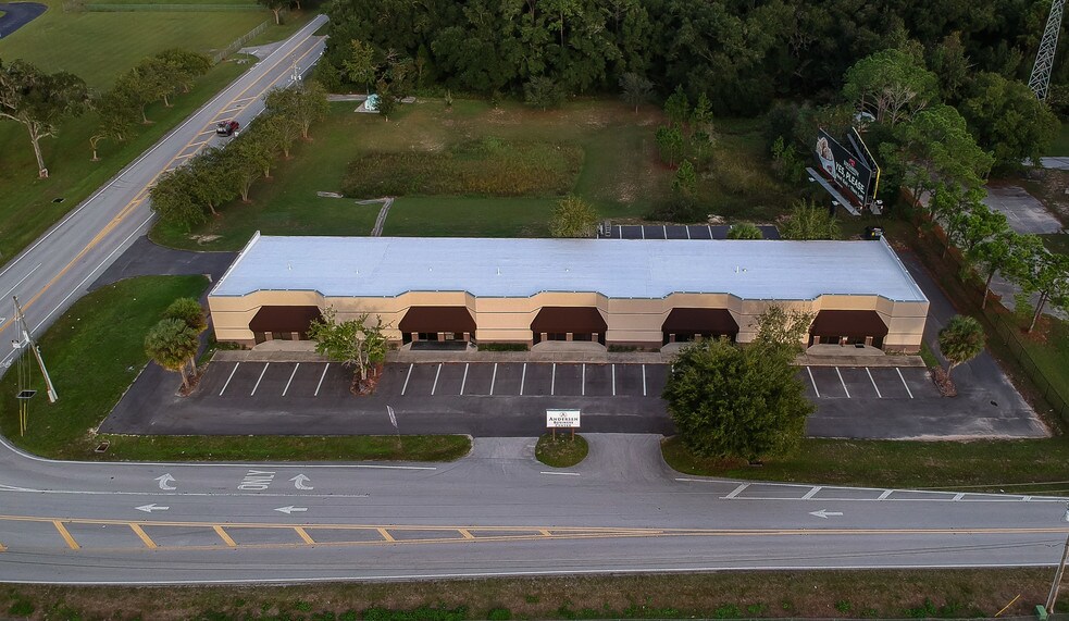 1301 SW 37th Ave, Ocala, FL à louer - Photo de l’immeuble – Image 1 sur 9