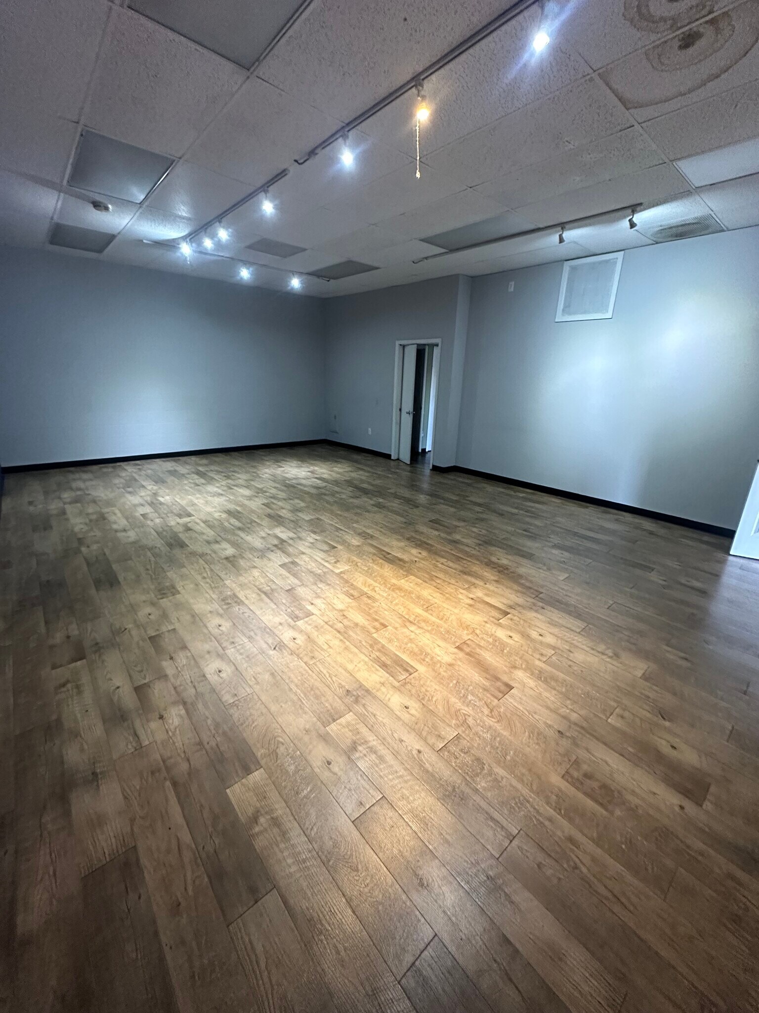 16558 SE McLoughlin Blvd, Milwaukie, OR à louer Photo intérieure– Image 1 sur 5