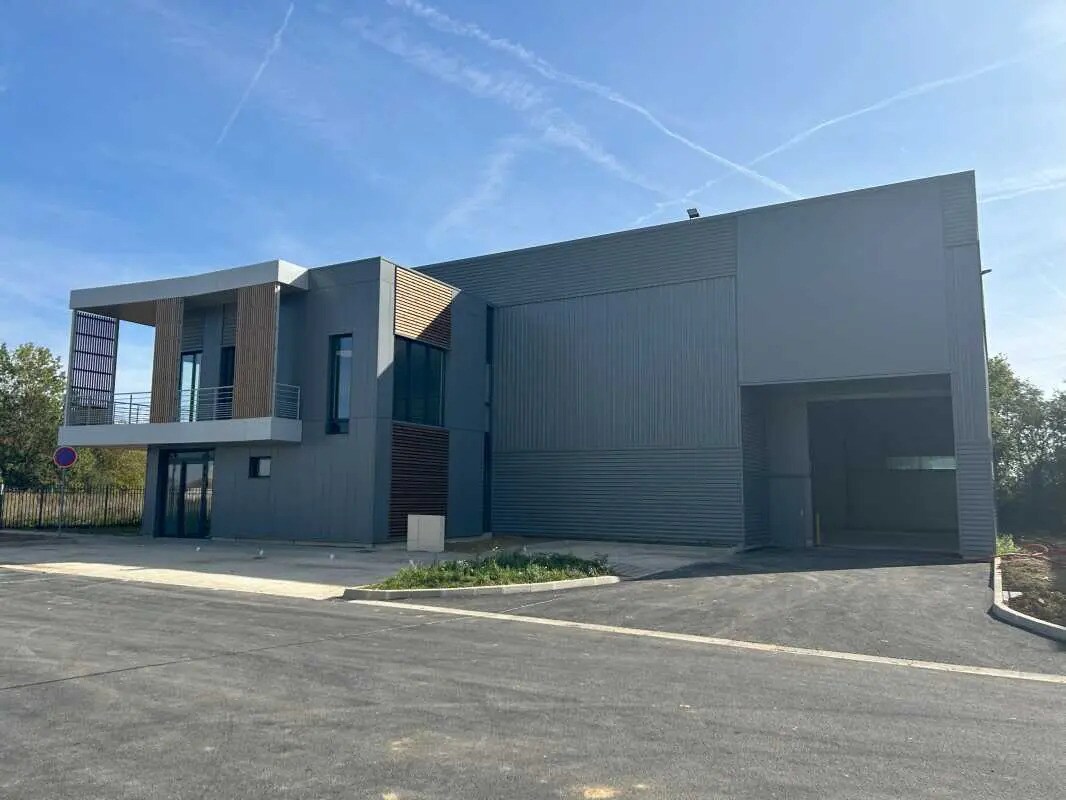 Local d’activités dans Chanteloup-en-Brie à louer Photo de l’immeuble– Image 1 sur 11