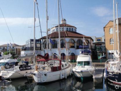 Village Sq, Brighton à louer - Photo de l’immeuble – Image 3 sur 7