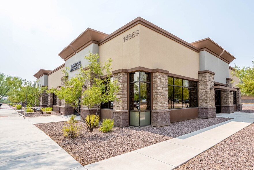 14869 W Bell Rd, Surprise, AZ à vendre - Photo de l’immeuble – Image 3 sur 10