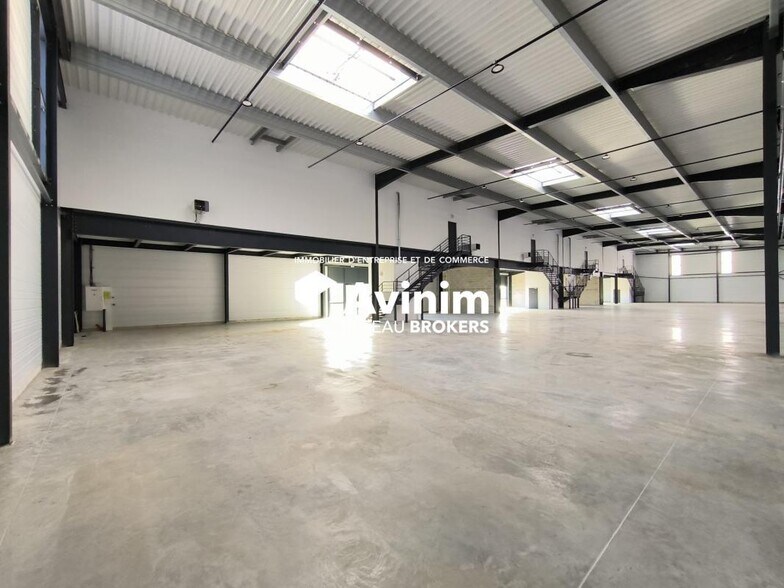 Industriel/Logistique dans Villebon-sur-Yvette à louer - Photo de l’immeuble – Image 1 sur 5