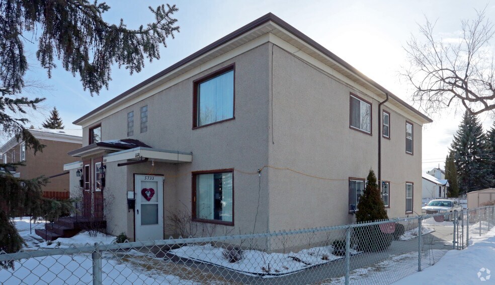 5733 58th St NW, Edmonton, AB à vendre - Photo de l’immeuble – Image 2 sur 2