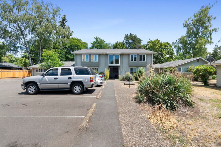 1120 NE 17th Ave, Hillsboro, OR à vendre - Photo de l’immeuble – Image 2 sur 11