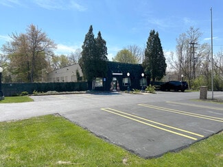 Plus de détails pour 30057 W 8 Mile Rd, Livonia, MI - Industriel/Logistique à louer