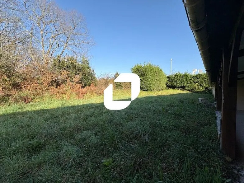 Local commercial dans Saint-Caprais-de-Bordeaux à louer - Photo de l’immeuble – Image 3 sur 5