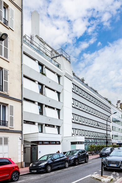 12 Rue Barbès, Levallois-Perret à louer - Photo de l’immeuble – Image 2 sur 2