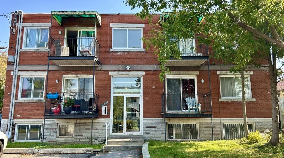 1522 Rue Saint-Joseph, Longueuil, QC à vendre Photo de l’immeuble– Image 1 sur 12