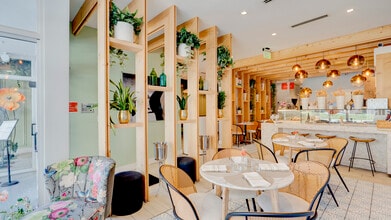 2516-2526 Ponce De Leon Blvd, Coral Gables, FL à louer Photo intérieure– Image 1 sur 9