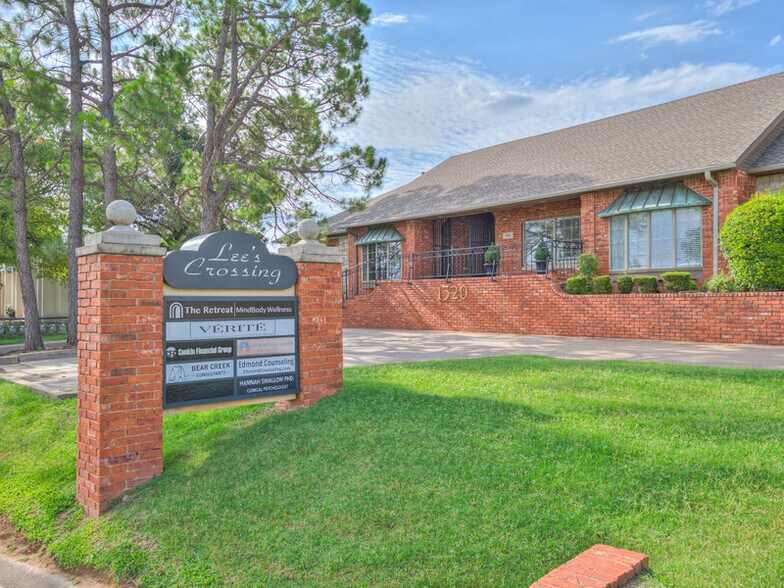 1320 E 9th St, Edmond, OK à louer - Photo de l’immeuble – Image 3 sur 8