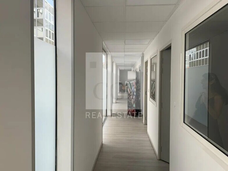 Bureau dans Villeurbanne à louer - Photo de l’immeuble – Image 3 sur 7