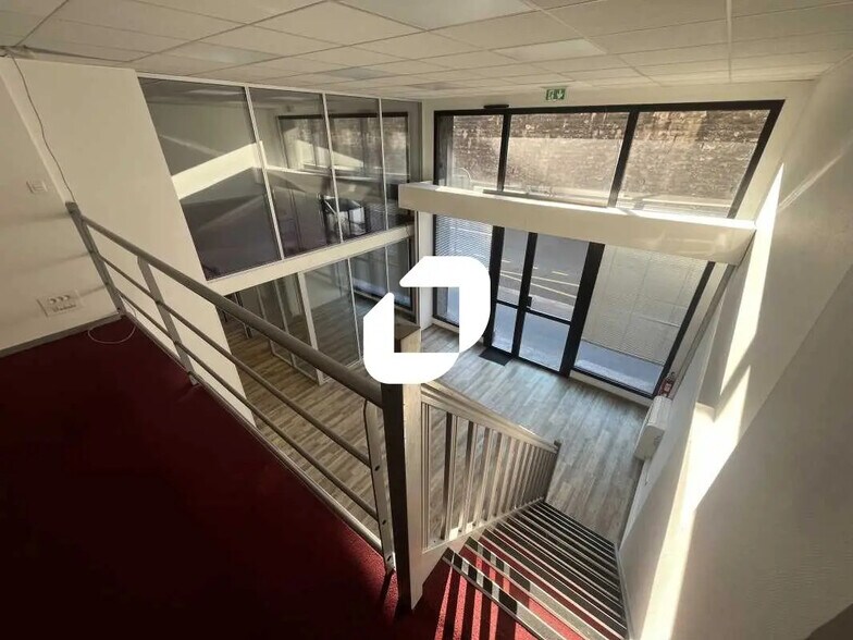 Bureau dans Lyon à louer - Photo de l’immeuble – Image 2 sur 18