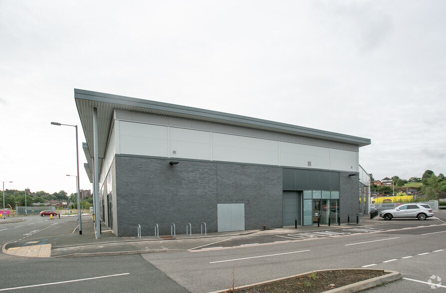 3 Maccesfield Rd, Leek à louer - Photo de l’immeuble – Image 3 sur 3
