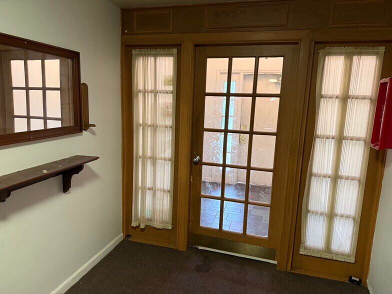3303 Riverside Dr, Dayton, OH à vendre - Photo de l’immeuble – Image 2 sur 25