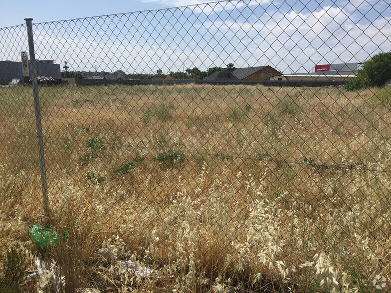 Terrain dans Alcorcón, Madrid à vendre - Photo de l’immeuble – Image 2 sur 2