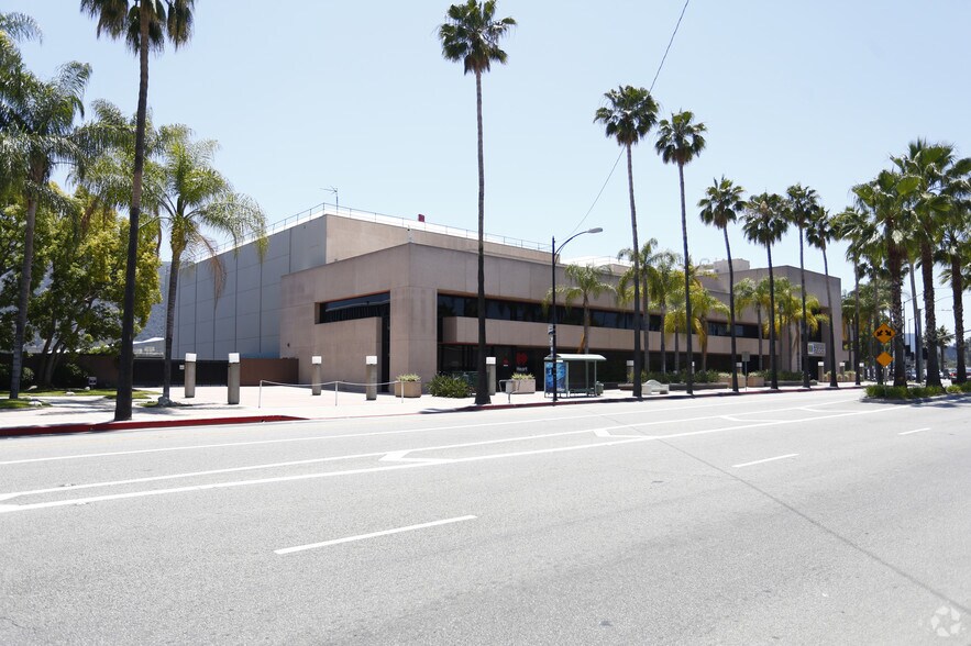 3000 W Alameda Ave, Burbank, CA à louer - Photo principale – Image 1 sur 5