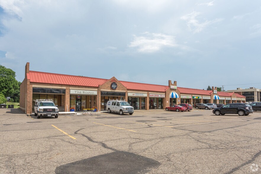 3459-3485 Massillon Rd, Green, OH à louer - Photo de l’immeuble – Image 3 sur 3