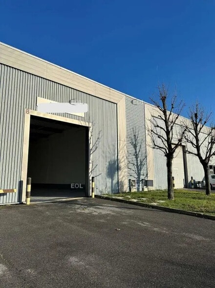 Local d’activités dans Bonneuil-sur-Marne à louer - Photo de l’immeuble – Image 2 sur 7