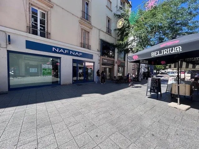 Local commercial dans Chalon-sur-Saône à louer - Photo de l’immeuble – Image 3 sur 8
