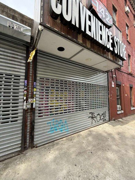 510 E 142 St, Bronx, NY à louer - Photo de l’immeuble – Image 1 sur 2