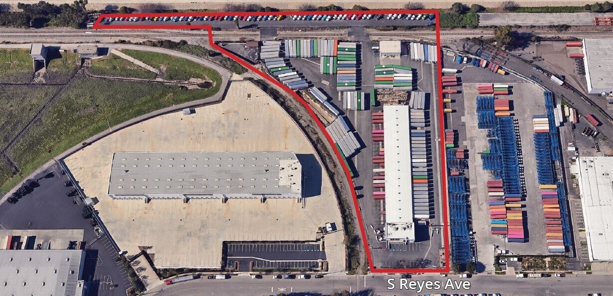 19021 S Reyes Ave, Compton, CA à louer Photo principale– Image 1 sur 4