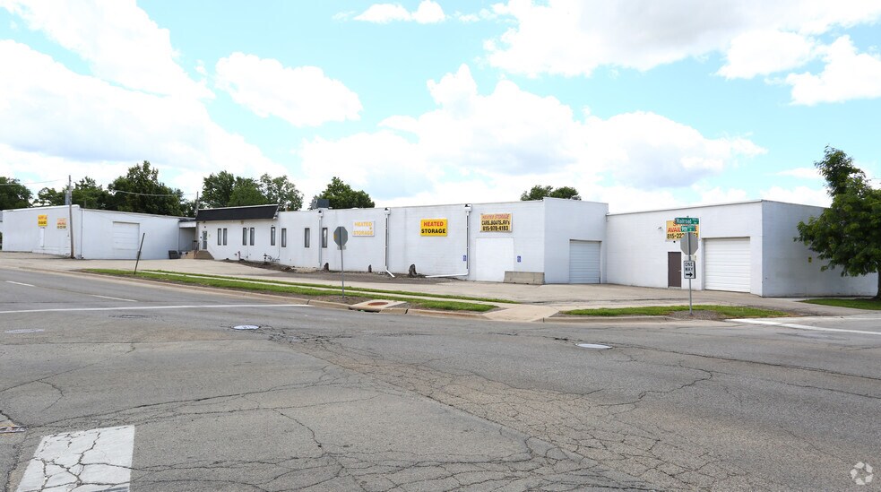 901 9th St, Rockford, IL à louer - Photo de l’immeuble – Image 2 sur 11