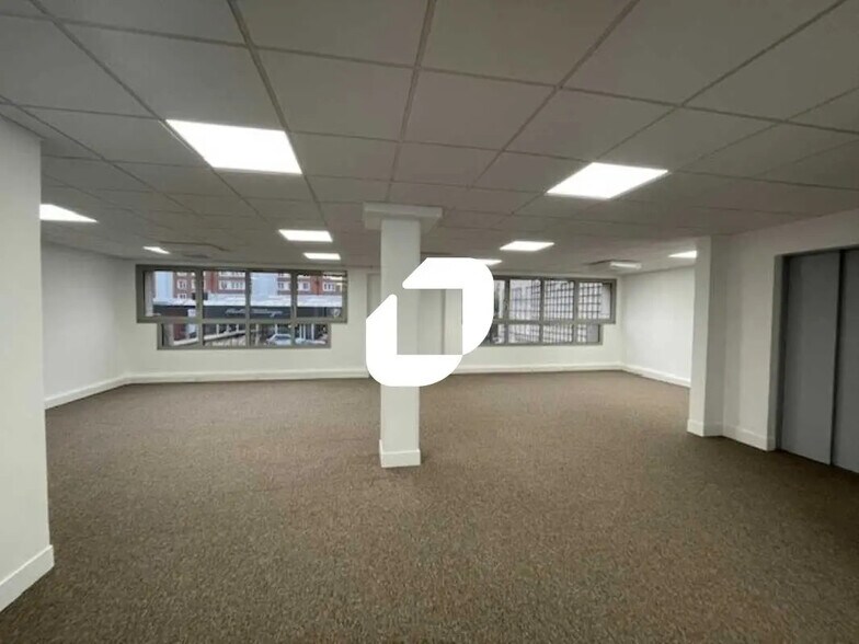 Local d’activités dans Boulogne-Billancourt à louer - Photo de l’immeuble – Image 3 sur 20