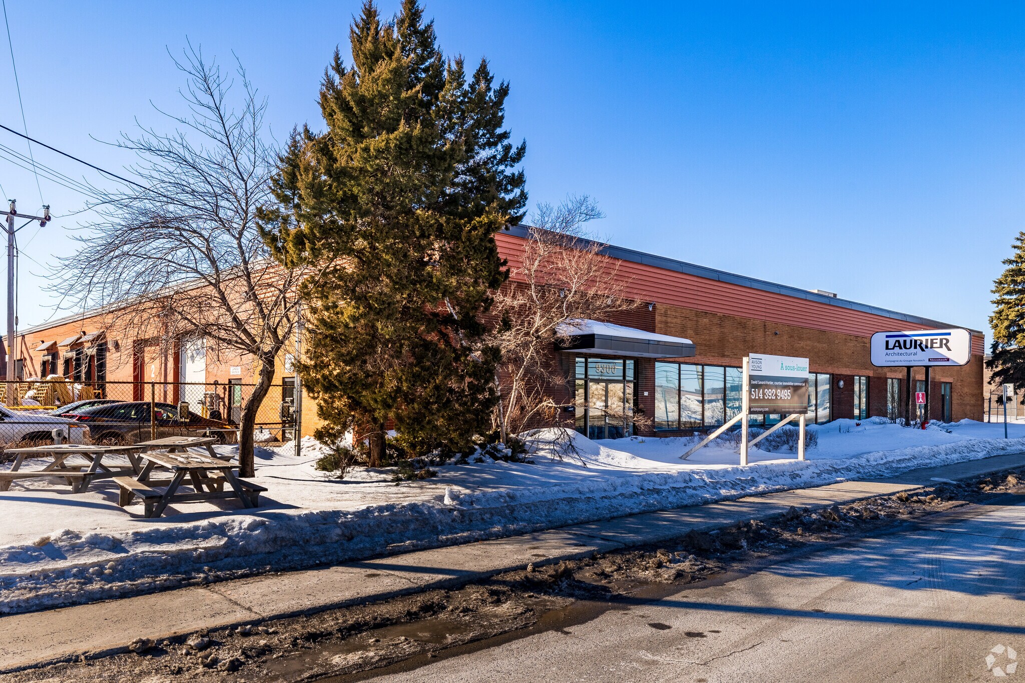 9300 Boul Ray-Lawson, Montréal, QC à louer Photo principale– Image 1 sur 7