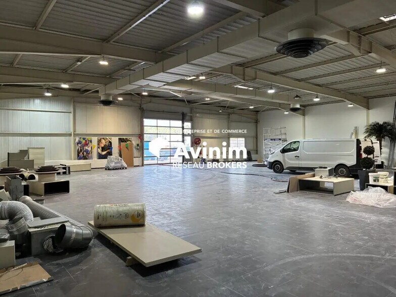 Local d’activités dans Martigues à louer - Photo intérieure – Image 1 sur 14